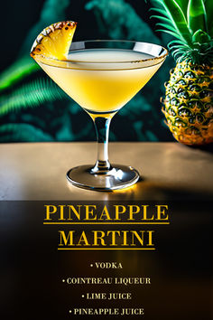 Pineapple Martini, Cocktail Recipes At Home, Bartender Drinks Recipes, Cocktail Mixology, Iced Drinks Recipes, Rum Cocktail Recipes, Bartender Drinks, Pretty Alcoholic Drinks, Cocktail Drinks Alcoholic