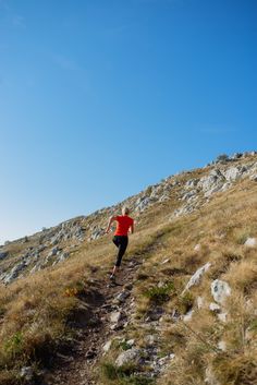 Set measurable goals! Try “hit the gym 3x a week,” or “run Tuesday and Thursday mornings.” Adjustments like these can help you track your discipline and realistically build on your original #fitnessgoals.   Baby steps are the key to progress. At Tru Niagen®, we start small every day. Our ingredient, Niagen®, supports ongoing mitochondrial health and maintains energy at the cellular level. One capsule, 300mg, every day. Super measurable.  #NewYearsResolution #NewYearNewYou #fitnessfriday Measurable Goals, Friday Workout, Hit The Gym, New Year New You, Baby Steps, New Years Resolution, Helpful Hints