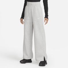 Grounded in style, comfort and versatility, meet our take on luxury loungewear. These high-waisted sweats make a statement with midweight brushed fleece in a full-length, wide-leg design. Soft yet structured, they're anything but basic. Nike Sportswear Phoenix Fleece, High Waisted Sweatpants, Fleece Pants Women, High Waisted Wide Leg Pants, Nike High, Wide Leg Sweatpants, Nike Sweatpants, Loungewear Luxury, Nike Leggings