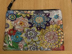 Handmade diamond art creation  Great for any type of events. Flower Clutch, Beaded Handbag, Diamond Art, Clutch Purse, Clutch Handbag, Evening Bags, Purses And Handbags, Clutches, Accessory Gift