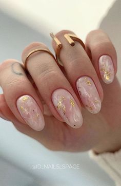 Almond Nails French, Almond Nails Designs, Oval Nails, Neutral Nails, Nail Arts, Gold Nails