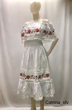 Beautiful hand-embroidered blanket dress with 100% handmade silk thread MEXICAN DRESS, long Mexican dress, handmade dress, embroidered dress, typical dress, regional dress, the perfect dress for a Mexican party or any other event The dress is unitalla fits either small-medium-sized - large - extra large-4 sizes in one White Traditional Mexican Dress, Mexican Flower Dress, Cinco De Mayo Dresses For Women, Modern Mexican Dress, Columbian Dress, Mexican Clothes Women, Mexican Style Outfits, Mexican Dresses For Women, Italian Traditional Dress