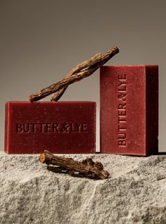 Unleash your radiance with our all-natural Repairing Madder Root Body Soap. Infused with powerful anti-inflammatory madder root, it calms, soothes, and repairs your skin, for a healthy, even tone. Treat yourself! Fights inflammation ● Repairs ● Soothes ● Evens skin tone Ingredients: Saponified Organic Sunflower Oil and Organic Coconut Oil; Madder Root; Organic Castor Oil; Essential Oils of Blood Orange, Bergamot, Rosemary, and Cassia; White Kaolin Clay; Organic Shea Butter; Organic Cocoa Butter; Madder Root Soap, Organic Soap Packaging, Butter Gifts, Cinnamon Soap, Soap Photography, Facial Bar, Rosemary Extract, Unique Soap, Madder Root