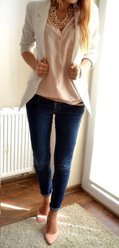 business casual jeans for women 8 best outfits Peach Heels, Business Casual Jeans, Casual Office Attire, Bohol, Mode Casual, Cooler Look, Kate Winslet, Inspired Outfits, White Blazer