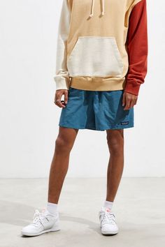 Lounge Wear Men, Urban Outfitters Men, Mens Shorts Outfits, Gay Fashion, Stylish Couple, Androgynous Fashion, Skater Style, Hot Outfits, May 7