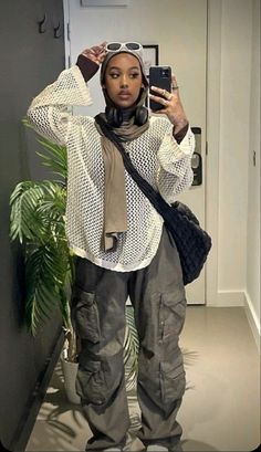 Gorpcore Hijabi Outfit, Fall Fits Hijabi, Y2k Outfits Street Styles Plus Size, Hijabi Gorpcore, Hijabi Fits Streetwear, Hijabi Outfits Streetwear, Hijabi Streetwear Fashion, Hijabi Drip