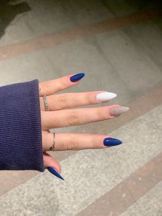 #blue #nails #bluenails #unhas #azul #unhaazul Nails Inspo Blue, Azul Nails, Nails Blue And White, Winter Nail Art Designs, Winter Nail Art, Winter Nail, Chic Nails