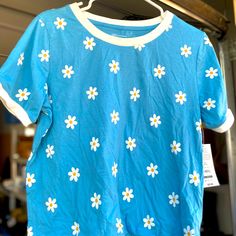 Nwt Blue Daisy Crop Top Daisy Outfit, Daisy Crop Top, Daisy Shirt, Blue Daisy, Flower Shirt, Blue Flower, Shirt Color, Blue Flowers, Halloween Costume