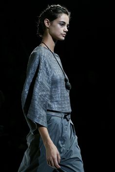 Giorgio Armani Spring 2015 Ready-to-Wear - Details - Gallery - Style.com Bright Side Of Life, Next Top Model, Giorgio Armani, Fashion Show, Personal Style, Ready To Wear