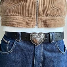 Vintage Cute Heart American Western Black Floral Design Belt These Belts Are Unisex :)! Beautiful Design One Size Fits Most 1.5w X 41.5l Brand New Cool Belts For Men, Cute Belt Buckles, Western Aesthetic Clothes, Western Bows, Fun Belts, Cute Belts, Cool Belts, Gothic Western, Country Belts