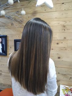 Straight Brown Hair Balayage, Caramel Highlights On Brown Hair Straight, Darkest Brown Hair With Highlights, Brunette Balayage Straight Hair, Highlights For Black Hair And Indian Skin, Caramel Highlights On Black Hair, Long Hair Highlights, Highlights For Dark Brown Hair