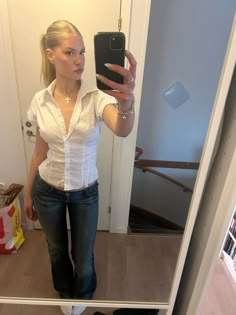 Button Long Sleeve Shirt Outfit, Fits With White Button Down, Cute White Button Up Outfits, White Button Top Outfit, Fitted Shirt Outfit Y2k, How To Dress With Short Torso, College Orientation Outfit Summer, Button Up Women Outfit, Layered Button Up Shirt Outfit