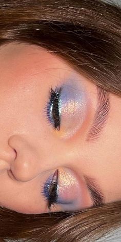 Colorful Sparkly Makeup, Fancy Blue Makeup, Space Makeup Aesthetic, Blue White Eyeshadow, Grunge Makeup 80s, Blue Concert Makeup, Iridescent Makeup Looks, Blue Eye Makeup Looks, Angelic Makeup Look