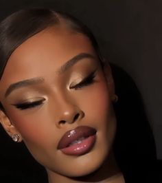 90s Black Makeup Looks, Occasional Makeup Look, 1990s Makeup Black Women, Sultry Everyday Makeup, Parisian Makeup Look Black Women, Camp Fashion Runway, Simple Prom Makeup Black Women, Holiday Make Up Looks Christmas, Easy Makeup Eyeshadow