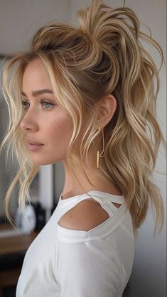 Messy Ponytail Hairstyles, Summer Ponytail, Side Braid Ponytail, Cornrow Ponytail, Pony Hairstyles, High Ponytail Hairstyles, Weave Ponytail Hairstyles, Instagram Hairstyles, Messy Ponytail