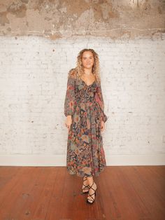 Molly Green - Nadine Blossom Maxi Dress - Casual_Dresses February Wedding Guest Outfit, Western Dress Long, Casual Dresses With Sleeves, Boho Dress Fall, Long Sleeve Floral Maxi Dress, Twofer Dress, Long Sleeve Smock Dress, Trendy Date Night Outfit, Floral Long Sleeve Dress