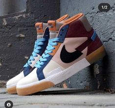 Futuristic Shoes, Kicks Shoes, Fashion Shoes Sneakers, Women Nike, Hype Shoes, 자수 디자인, Mens Nike Shoes, Sneakers For Women, Sneakers Women