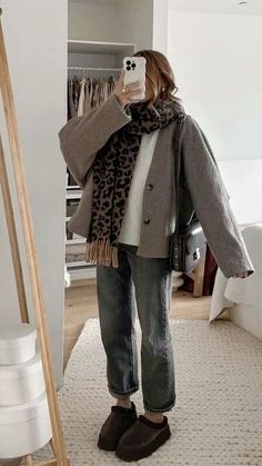 Cozy Thanksgiving Outfit, Trenchcoat Style, Cozy Winter Outfit, Adrette Outfits, Stile Blair Waldorf, Fest Outfits, Outfit Autumn, Classy Winter Outfits