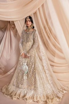 White Bridal Lehenga Shirt Pakistani Wedding Dresses Walima Dresses Pakistani, White Bridal Lehenga, Tena Durrani, Baju Kahwin, Mysterious Beauty, Bridal Dupatta, Zardozi Work