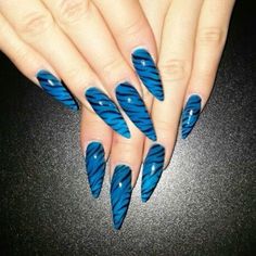 Blue Tiger Print Nails, Blue Nails Grunge, Blue Tiger Nails, Blue Grunge Nails, Blue Zebra Print Nails, Y2k Stiletto Nails, Blue Zebra Nails, Blue Y2k Nails, Tiger Print Nails