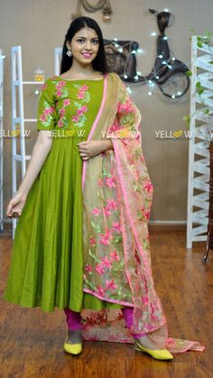 Olive Green Anarkali, Designer Lehangas, Party Wear Long Gowns, Work On Sleeves, Long Frocks Designs, Dupatta Dress, Green Anarkali, Color Floor