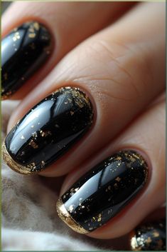 Dark Colour Nail Art, Black And Metallic Nails, Black Nails With Gold Flakes, Gold Black Nails, Black And Gold Nail Art, Dark Color Nails, Black And Gold Nails, Mystic Nails, Black Gold Nails