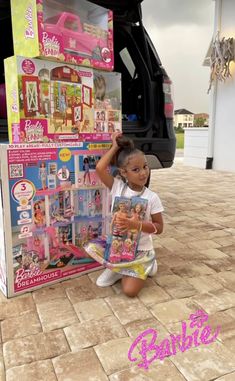 Barbie Toys House, 2000s Girl Toys, Biggest Barbie Doll House, Big Barbie Doll House, Barbie Dream House Toy, Barbie Chelsea Doll, Newborn Mom, Fuzzy Blanket