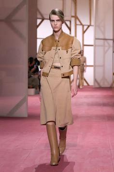 Hermès Spring 2025 Ready-to-Wear Collection [PHOTOS] Hermes Fashion Show, Show Collection, September 2024, 가을 패션, Fashion Week Spring, Couture Fashion, Minimalist Fashion, Paris Fashion