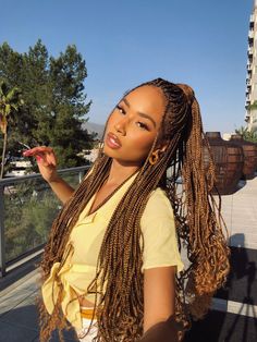 French Curly Braiding Hair Bouncy Braiding Hair Honey Blonde 22 Inch Loose Wavy French Curls Crochet Braids Hair for Women (7 Packs, 27#) Symphani Soto, Bonnie Wright, Ombre Hair Color, Braided Hairstyles For Black Women, Braided Hairstyles Easy, Braids For Long Hair