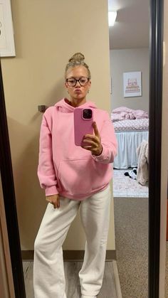 #clean #pink #cutesy #glasses 💕 Winter Class Outfits College, Comfy Outfits College, Comfy College Outfit Winter, Cute Valentine’s Day Outfits, Class Outfit College, Pink Sweatpants Outfit, Pink Hoodie Outfit, College Outfits Comfy