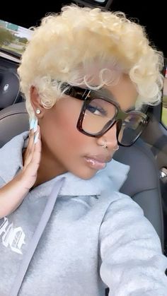 Finger Waves Short Hair, Short Natural Curly Hair, Natural Hair Short Cuts, Short Hair Black, Short Hair Pixie Cuts, Girls Natural Hairstyles, Dyed Natural Hair, Sassy Hair, Platinum Blonde Hair