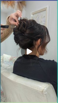 Transform your look with 25 chic back-to-school hairstyles, perfect for any style or length. Updo High Bun, Long Hair 2022, Updo High, High Updo, High Bun Hairstyles, 2020 Hairstyles, Hair 2022