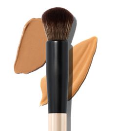 This complexion blending brush provides seamless, even application. Made with the highest-quality, synthetic bristles, this versatile brush can be used with powder, cream or liquid formulations. TO USE: Using soft buffing strokes, use brush to blend product into skin for a natural, even finish. Use only as directed. Concealer Blending Brush, Hourglass Concealer Brush, Flat Foundation Brush, Blending Makeup, Makeup Foundation Brush, Flawless Makeup Application, Liquid Makeup, Blending Brush, Make Beauty