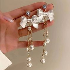 Super Cute And Stylish Ships In 5-10 Business Days قلادات متدلية, Jewelry Accessories Ideas, Girly Accessories, Classy Jewelry, Fancy Jewellery, Jewelry Lookbook, Fancy Jewelry, Fantasy Jewelry, Girly Jewelry