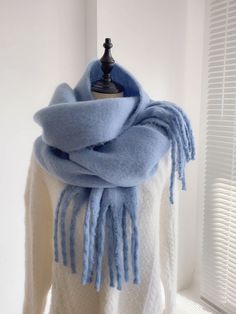 Blue Scarf Outfit, Light Blue Scarf, College Wardrobe, Cute Scarfs, Winter Shawl, Outfit Plan