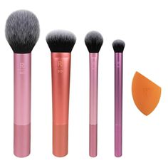 The Real Techniques Everyday Essentials Set is a one-and-done kit to elevate your makeup routine. This makeup brush kit comes with the brand’s fan favorite makeup tools: 400 Blush Brush, 300 Deluxe Crease Brush, 402 Setting Brush, 200 Expert Face Brush and our best-selling Miracle Complexion Sponge. These 5 makeup must-haves for your face, eyes, and cheeks include brushes with both fluffy and dense bristles, so they work with liquid, cream, and powder products. From foundation to eyeshadow- our Essential Makeup Brushes, Mac Foundation, Real Techniques Brushes, Face Firming, Blusher Brush, Makeup Sets, Makeup Brush Kit, Color Makeup, Brush Makeup