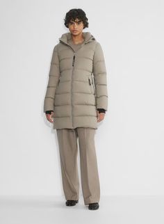 The Super Puff™ THE SUPERSNUG PUFF™ MID | Aritzia US Hem Jeans Without Sewing, Aritzia Super Puff Mid, Super Puff Mid, Aritzia Super Puff, Fall Activewear, Coat Guide, The Super Puff, Aritzia Jacket, Sweat Vest