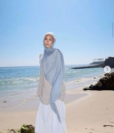 Beach Outfit Modest, Hijab Beach Outfit, Hijabi Beach Outfit, Beach Outfit Hijab, Hijab Closet, Modest Beach Outfit, Islamic Outfits, Beach Hijab, Hijab Beach