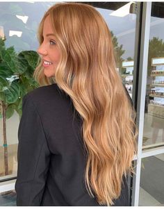 From Ginger To Blonde, Red Head Blonde Balayage, Ginger Hair With Balayage, Natural Red Head With Blonde Highlights, Natural Ginger With Blonde Highlights, Ginger With Blonde Balayage, Soft Copper Hair Strawberry Blonde, Balayage On Ginger Hair, Red Head Blonde Highlights