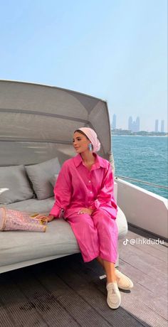 Hijabi Fashion Summer, Holiday Outfits Summer, Hijab Fashion Summer, Stile Hijab, Island Outfit, Muslim Outfits Casual, Modest Summer Outfits, Cute Maternity Outfits, Honeymoon Outfits