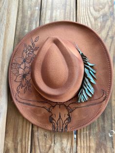 Western Wide Brim Hat, Aztec Burned Hat, Felt Hat Burning Diy, Burned Western Hats, Painted Cowboy Hats Diy, Custom Burned Felt Hats, Burning Hats Diy, Burned Felt Hat Design, Burnt Hat Design Ideas