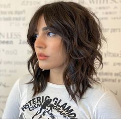 Los 10 cortes de pelo que serán tendencia en 2024 Shag Bob No Bangs, Medium Hair W Bangs, Female Shag Mullet, Shoulder Length Shag No Bangs, Shaggy Long Hair Curtain Bangs, Shag Long Bob, Medium Shag Straight Hair, Medium Shag No Bangs, Shag Without Bangs Hairstyles