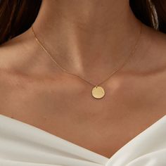 "H A M M E R E D ∙  C I R C L E  ∙ N E C K L A C E - 16.5\" Our exquisite Dipped Hammered Circle Disc Pendant Dainty Necklace is finished in sterling silver with 24K Gold plated. This elegant piece is perfect for adding a touch of sophistication to any outfit. The delicate design features a hammered circular disc pendant, exuding charm and uniqueness. Crafted from high-quality sterling silver, this necklace is sure to withstand the test of time. Elevate your style with this stunning accessory th Gold Circle Pendant Necklace, Small Gold Round Pendant Necklace, Gold Round Disc Jewelry For Mother's Day, Jessica Stanley, Gold Necklace Pendant, Gold Circle Necklace, Circle Jewelry, Necklace With Pendant, Gold Pendant Jewelry