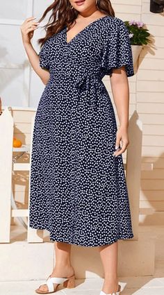 Plus size ladies dress Casual Floral Dress, Curvy Maxi Dress, Floral Dress Design, Dresses Shein, Side Dress, Short Sleeve Maxi Dress, Dress Neck, Tie Maxi Dress, Perfect Summer Outfit