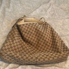 Good Condition. Vintage Gently Used Gucci Hobo Bag, Gucci Logo, Gucci Bags, Hobo Bag, Gucci Bag, Louis Vuitton Damier, Limited Time, Bag Lady, Louis Vuitton