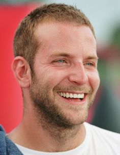 mens hairstyles for balding/thinning hair | Picture of Bradley Cooper Buzz Cut @ hairstylesweekly.com Short Buzzed Hair, Balding Men, Male Hairstyles, Buzz Cut Hairstyles, Classic Haircut, Very Short Haircuts