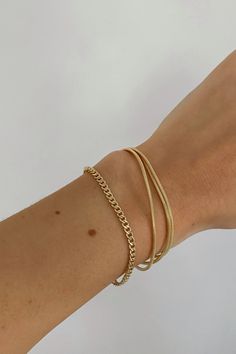 essential chain bracelets by métier essentials that are made to layer and stack with! pro tip: triple up your 20" chains for an all new wrist ugrade. shop them and more with the link below! Style Tips For Men, Trends 2024 Fashion, Pro Tip, Chain Bracelets, Rings Bracelets, Hand Jewelry, Gold Accessories