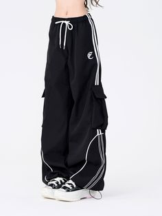 ❤︎Mode Sideline Casual Sports Pants❤︎
This item will take 1-2 weeks to ship. Streetwear Pants Women, Cool Pants Women, Acubi Pants, Y2k Black Pants, Best Cargo Pants, Cool Sweatpants, Sporty Clothes, Oversize Pants, Pretty Pants