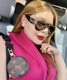 Medusa Versace, Feminine Shirts, Versace Glasses, Sunglasses Fashion, Color Hair, Fashion Sunglasses, Style Board, Sunnies, Versace