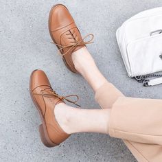 Outfit With Oxford Shoes Women, Platform Oxford Shoes Outfit, Brown Oxford Shoes Outfit, Oxford Shoes Women's Outfit, Business Casual Shoes Women, Womens Oxfords Shoes, Oxford Shoes Heels, Chiko Shoes, Brown Oxford Shoes